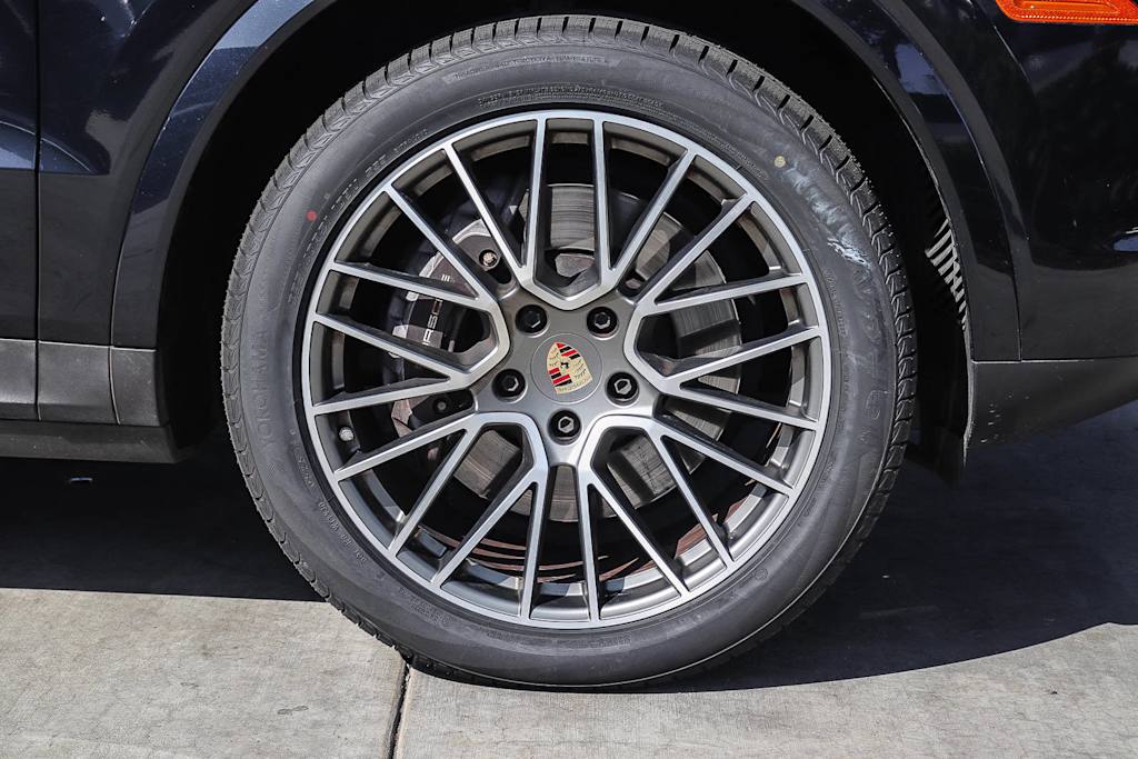 Thumbnail: 2023 Porsche Cayenne - 22
