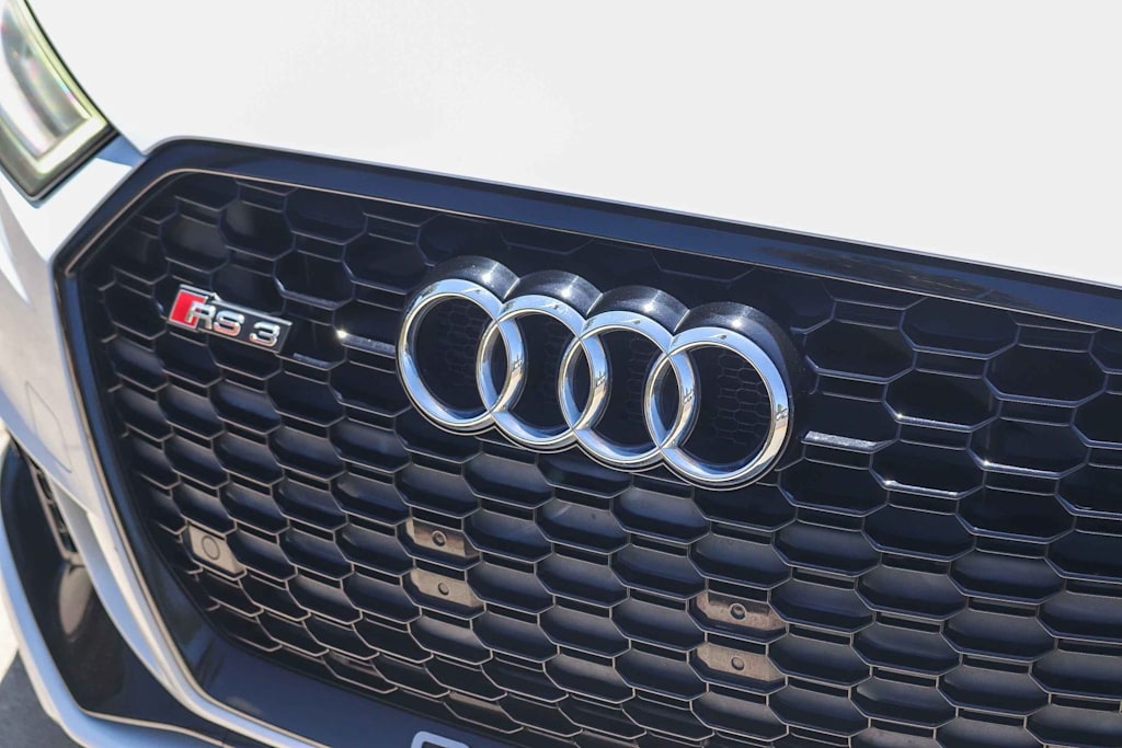 Thumbnail: 2019 Audi RS 3 - 6