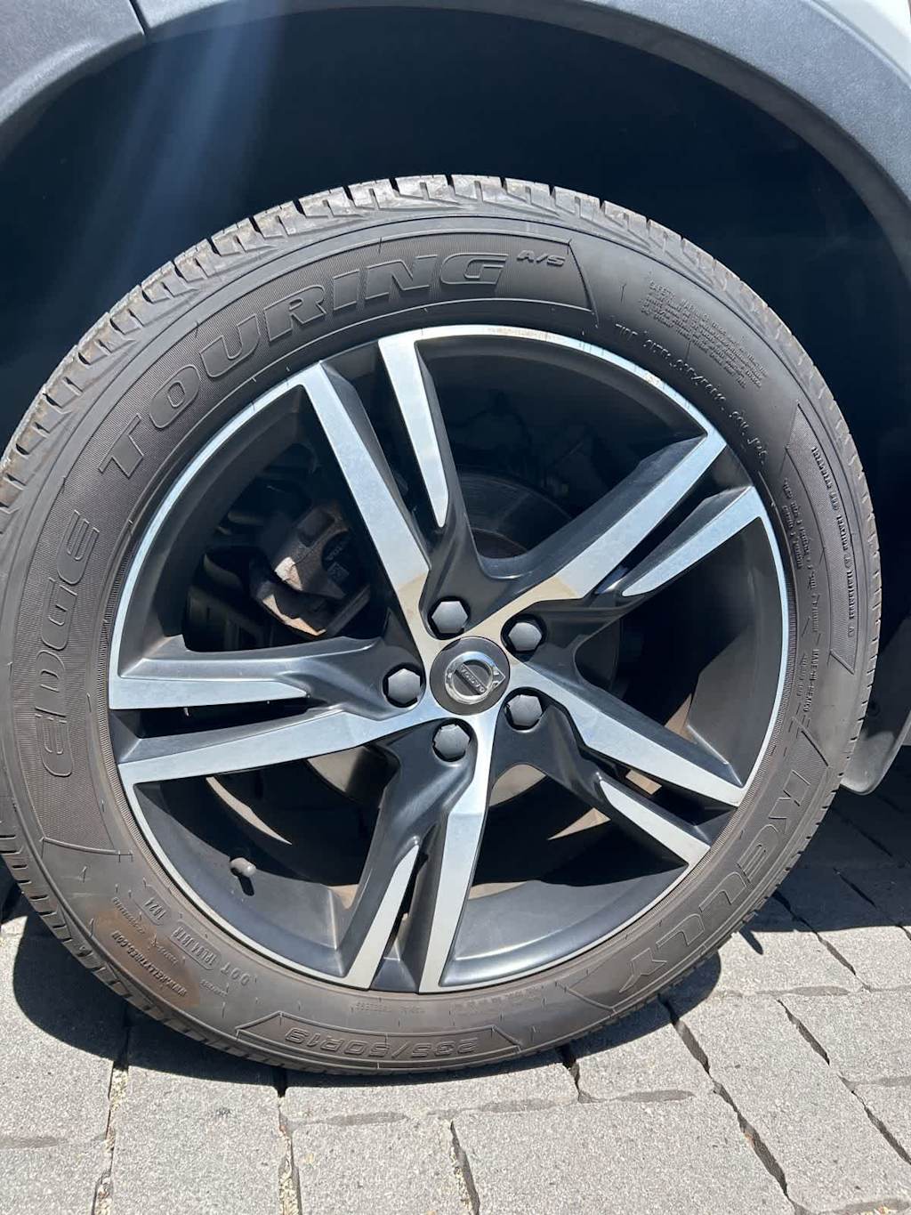 Thumbnail: 2019 Volvo XC40 - 18