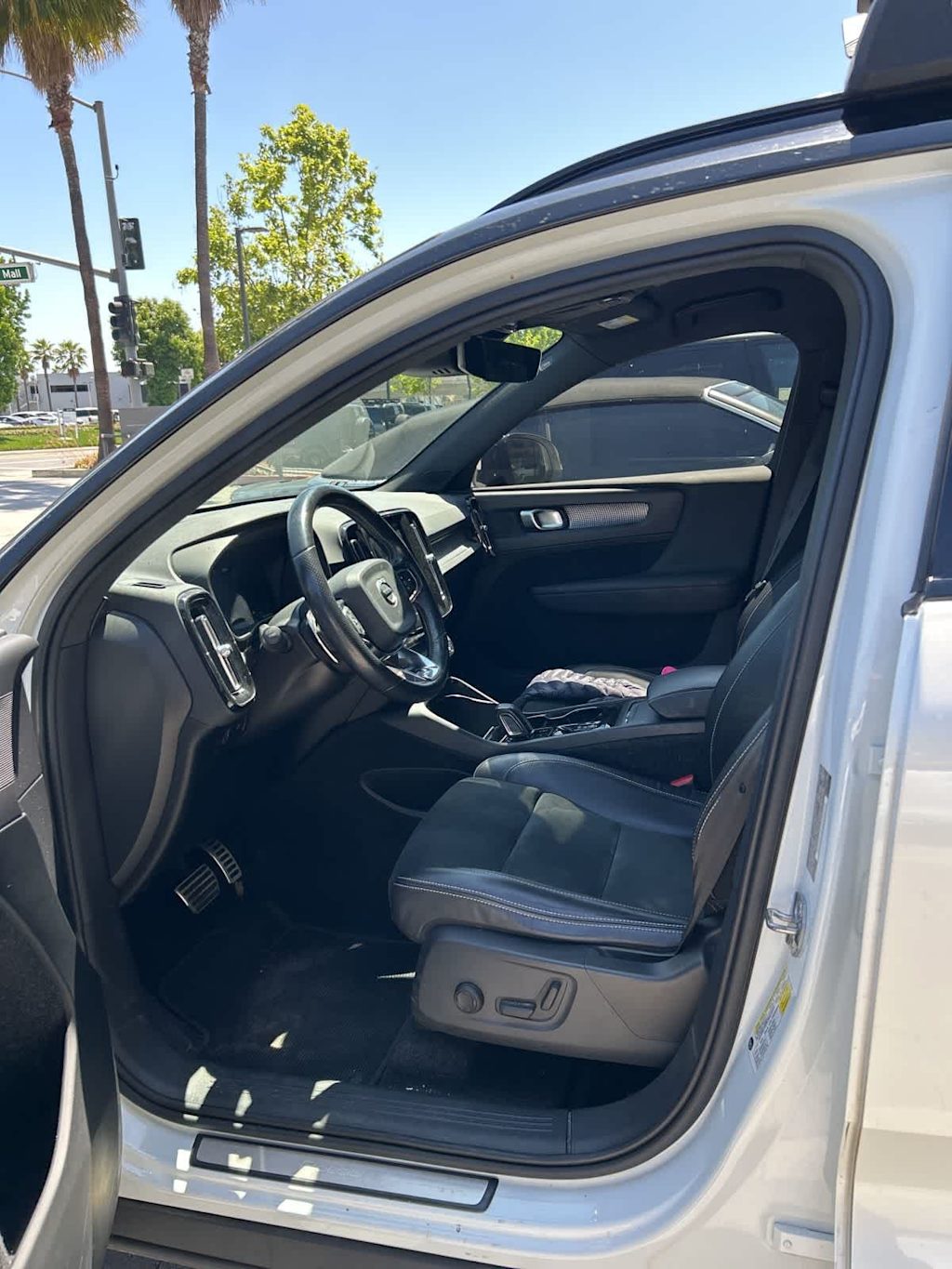 Thumbnail: 2019 Volvo XC40 - 22