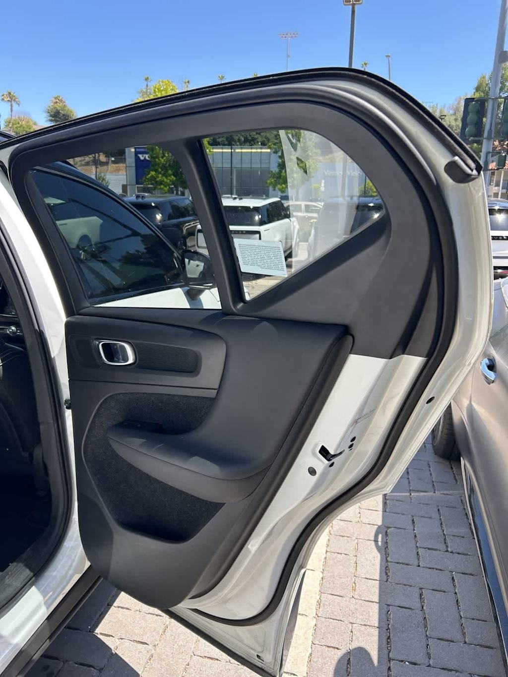 Thumbnail: 2019 Volvo XC40 - 27