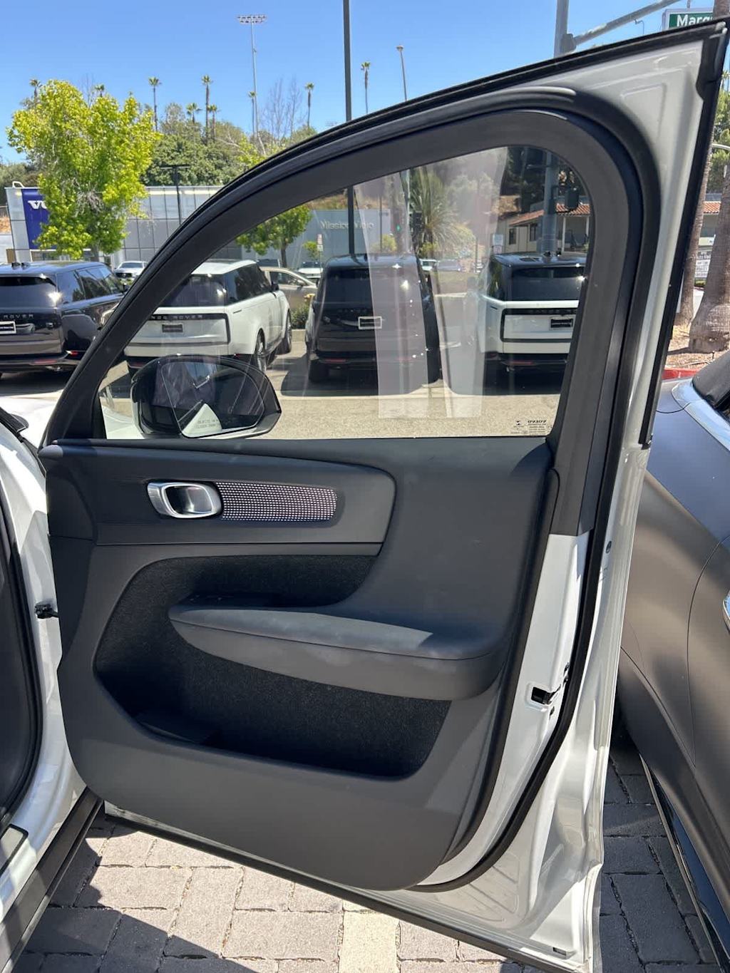 Thumbnail: 2019 Volvo XC40 - 26