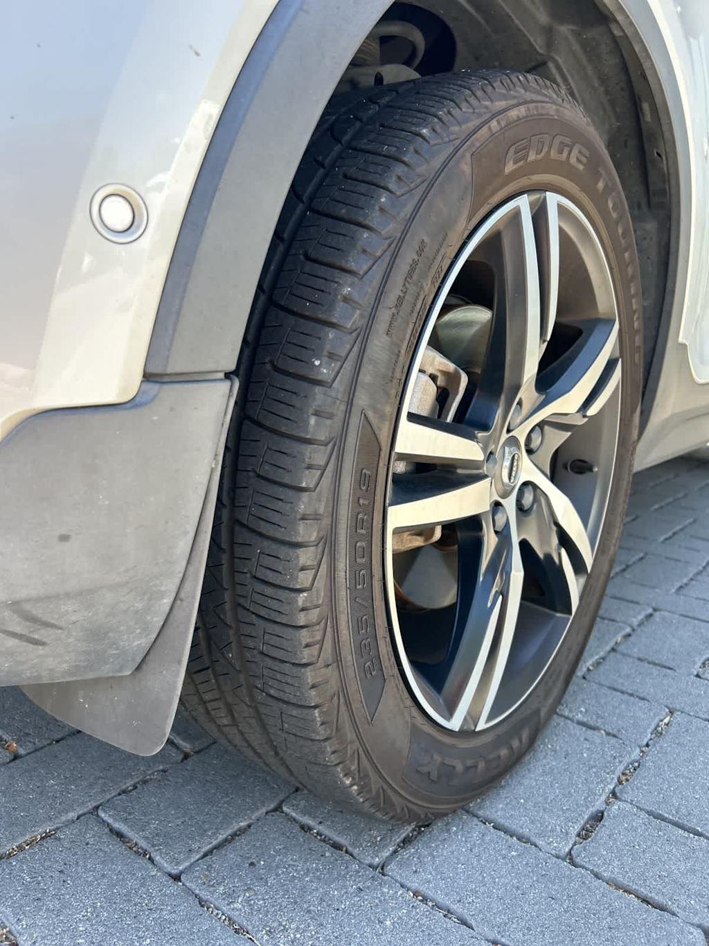 Thumbnail: 2019 Volvo XC40 - 21