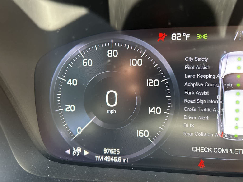 Thumbnail: 2019 Volvo XC40 - 12