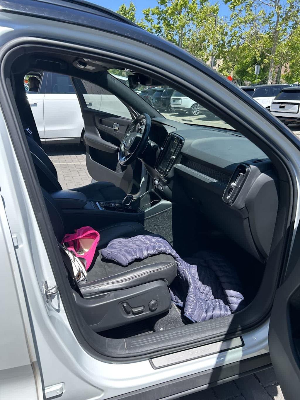 Thumbnail: 2019 Volvo XC40 - 25