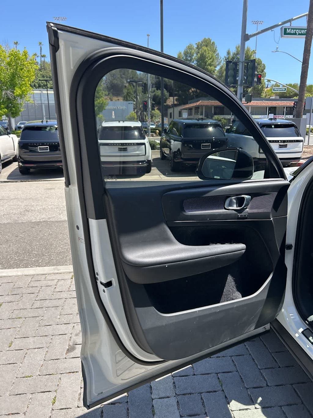 Thumbnail: 2019 Volvo XC40 - 23