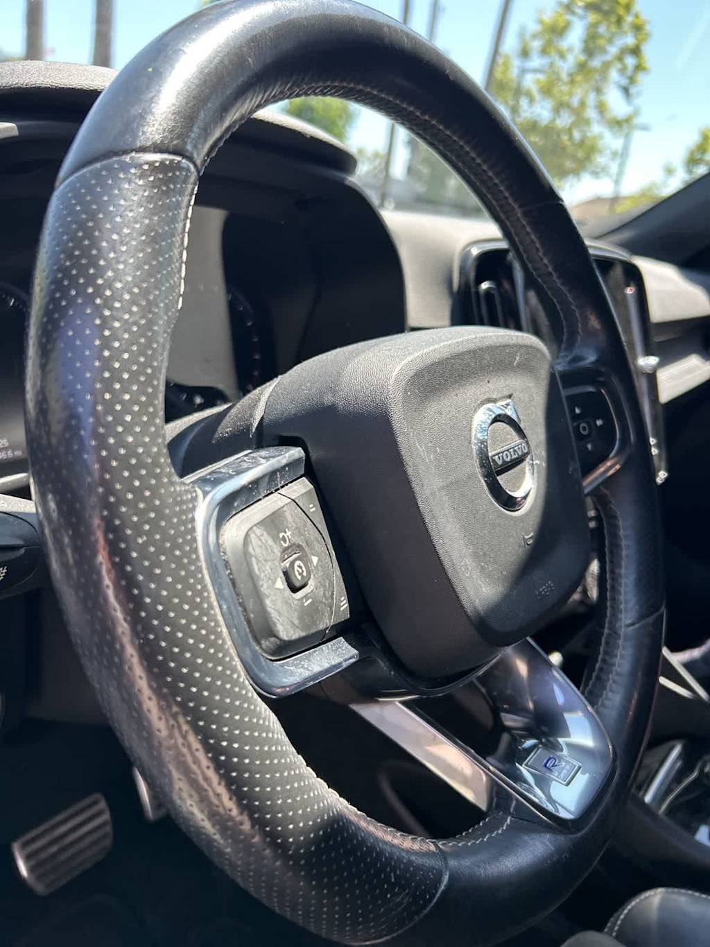 Thumbnail: 2019 Volvo XC40 - 2