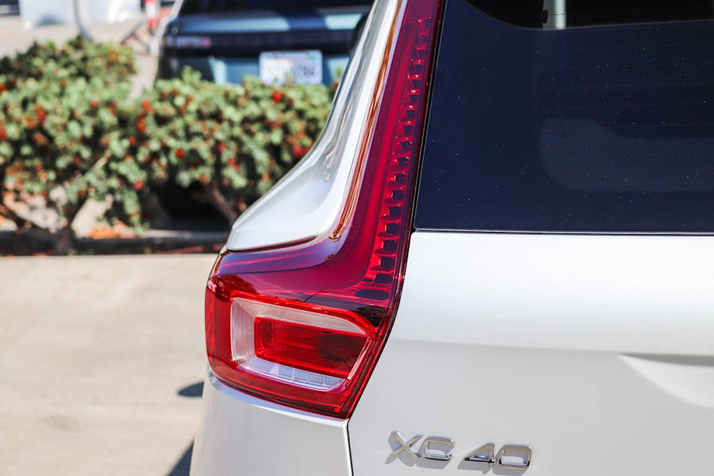 Thumbnail: 2026 Volvo XC40 - 18
