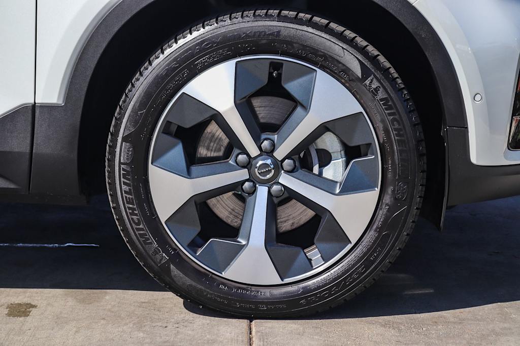 Thumbnail: 2026 Volvo XC40 - 19