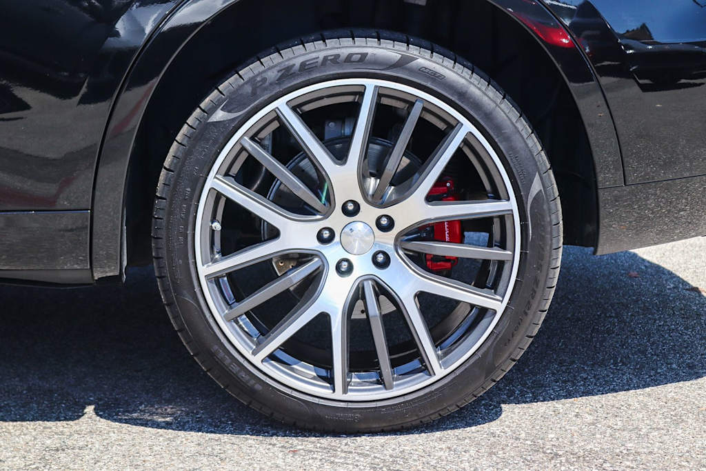 Thumbnail: 2017 Maserati Levante - 7