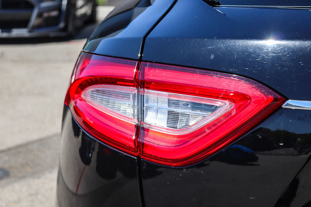 Thumbnail: 2017 Maserati Levante - 19