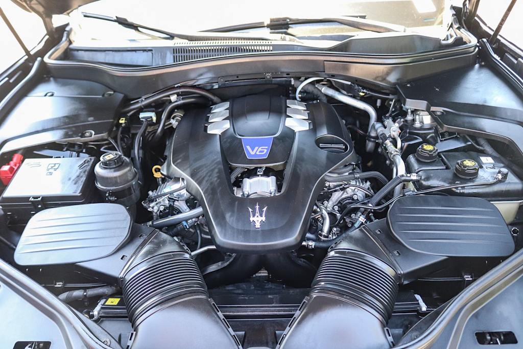 Thumbnail: 2017 Maserati Levante - 8