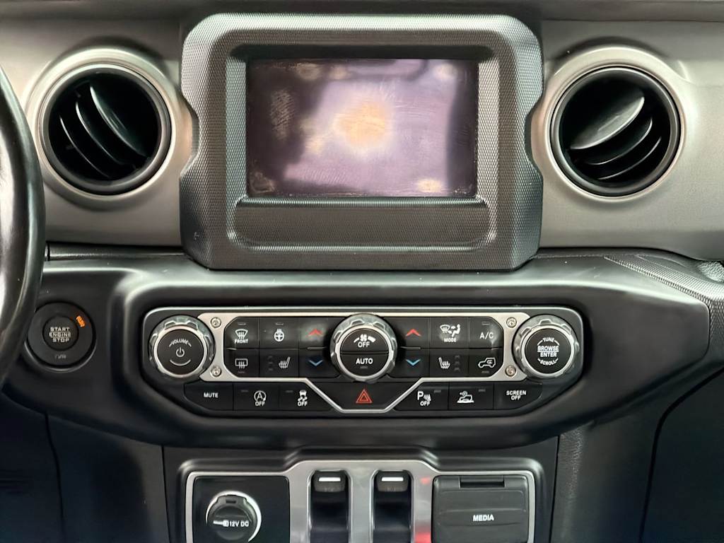 Thumbnail: 2022 Jeep Wrangler - 14