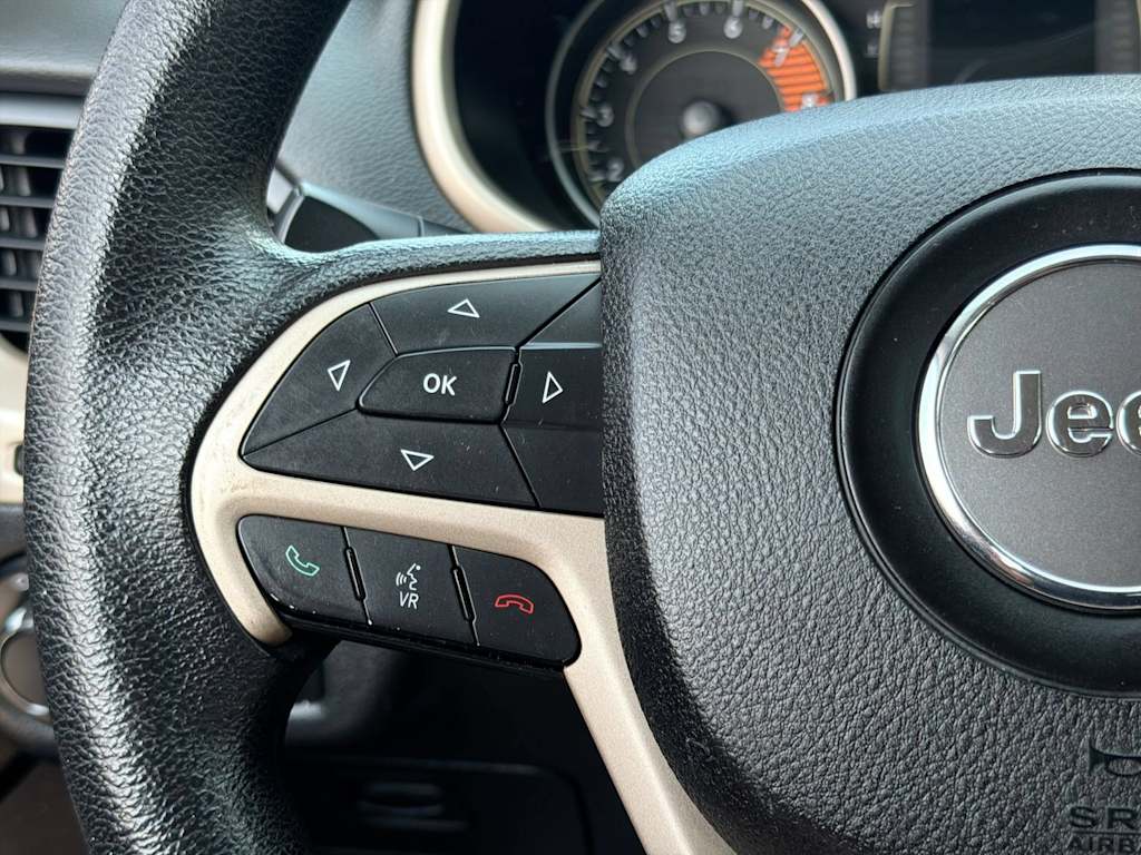 Thumbnail: 2016 Jeep Cherokee - 28
