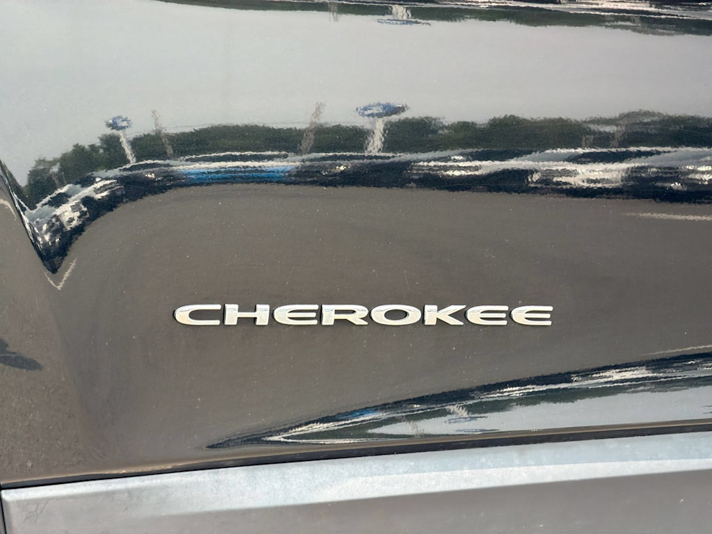 Thumbnail: 2016 Jeep Cherokee - 6
