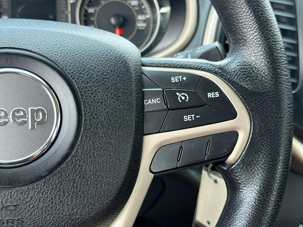 Thumbnail: 2016 Jeep Cherokee - 29