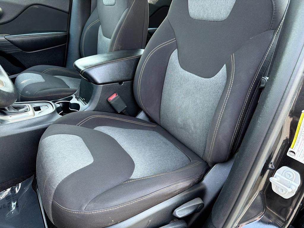 Thumbnail: 2016 Jeep Cherokee - 10
