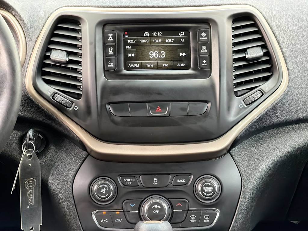 Thumbnail: 2015 Jeep Cherokee - 14