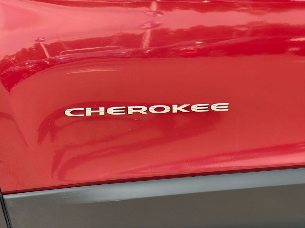 Thumbnail: 2015 Jeep Cherokee - 26