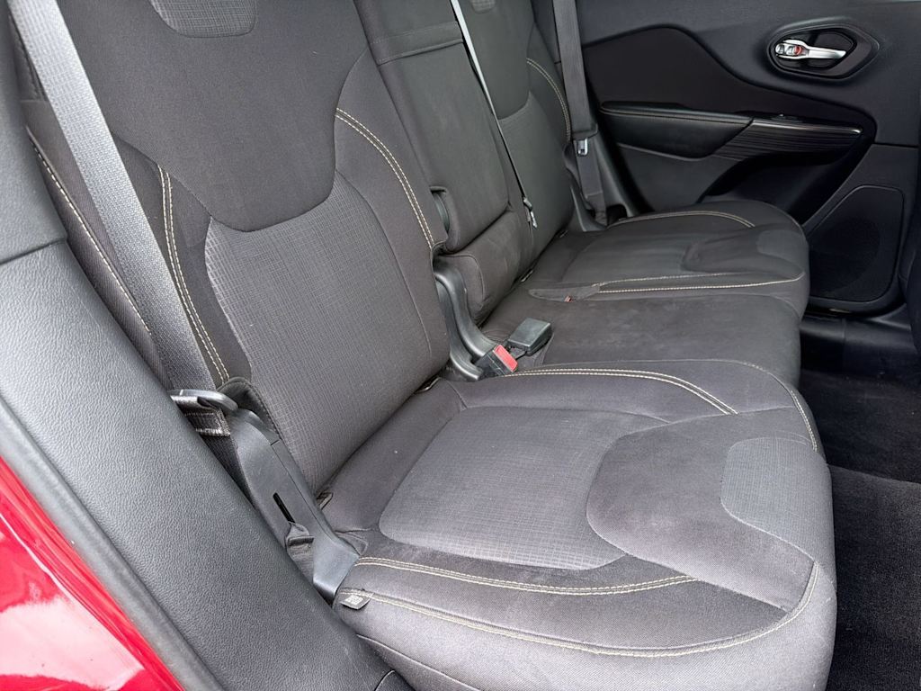 Thumbnail: 2015 Jeep Cherokee - 28