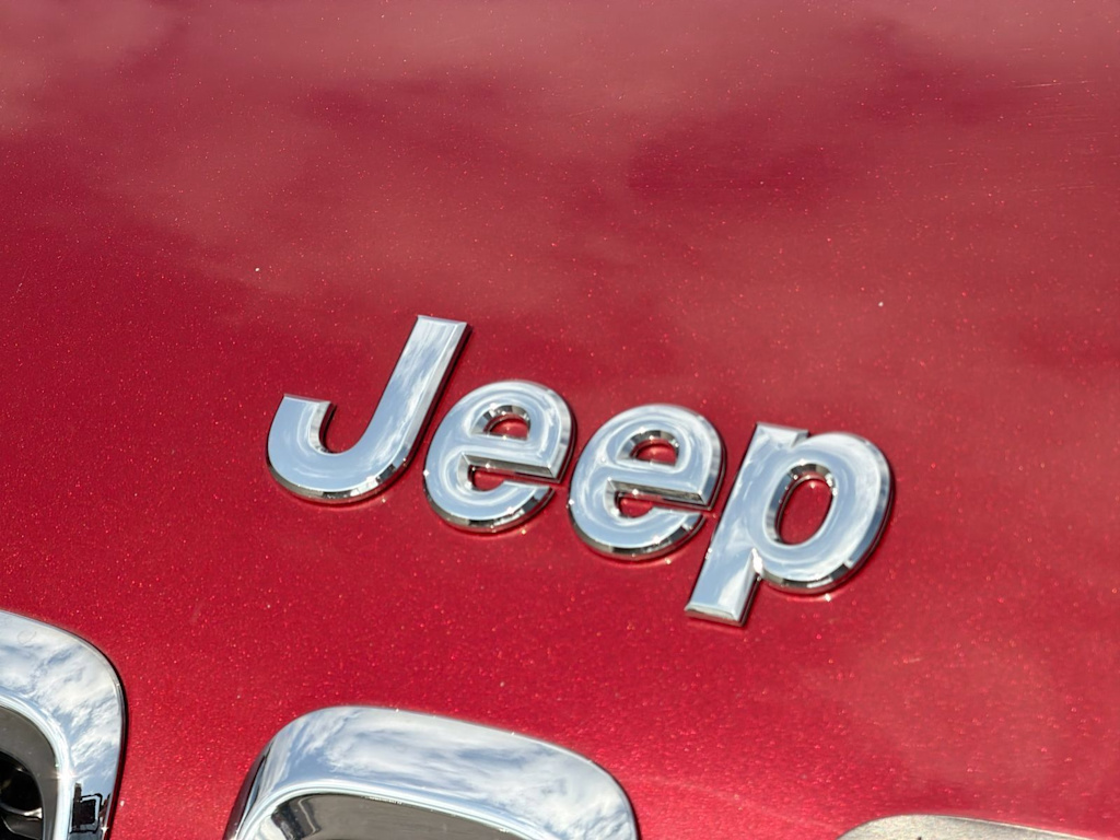 Thumbnail: 2015 Jeep Cherokee - 6