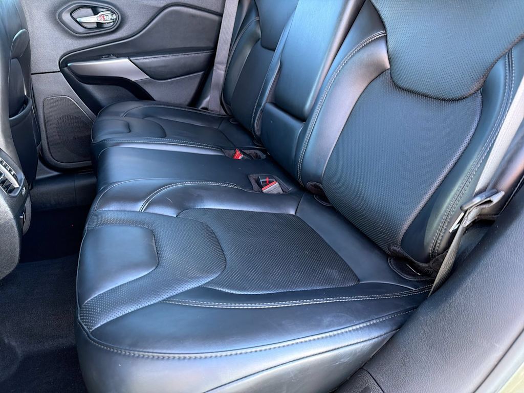Thumbnail: 2021 Jeep Cherokee - 12