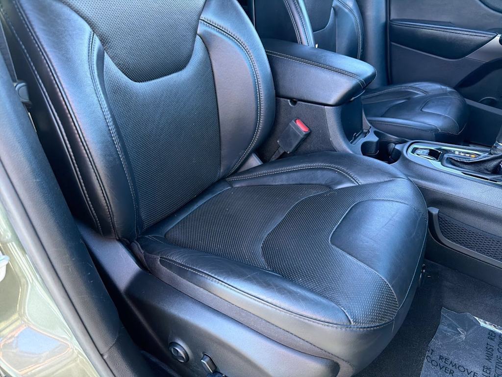 Thumbnail: 2021 Jeep Cherokee - 29