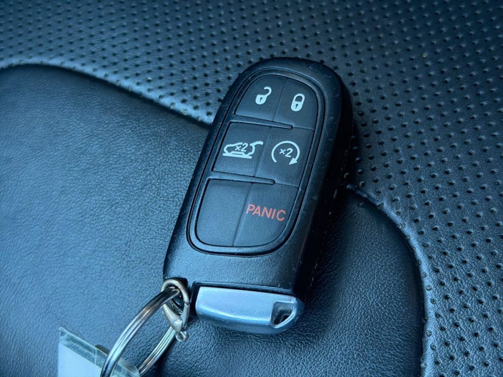 Thumbnail: 2021 Jeep Cherokee - 18