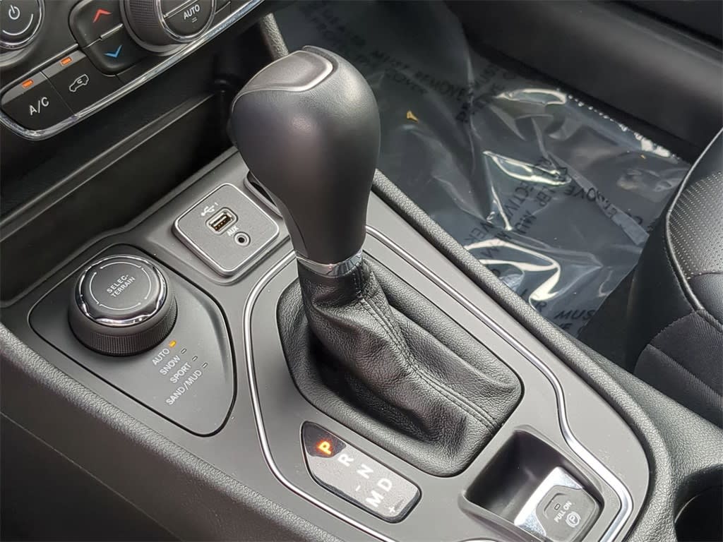 2022 Jeep Cherokee Latitude 15