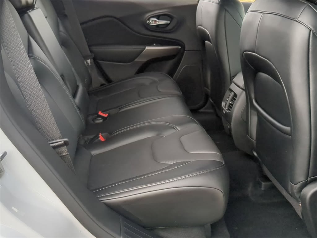 2022 Jeep Cherokee Latitude 27