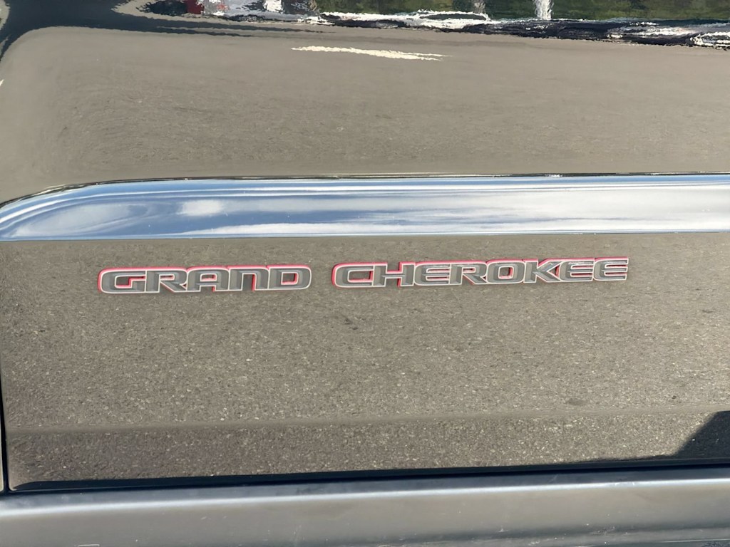 Thumbnail: 2020 Jeep Grand Cherokee - 6