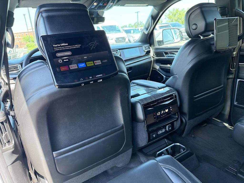 Thumbnail: 2022 Jeep Wagoneer - 18