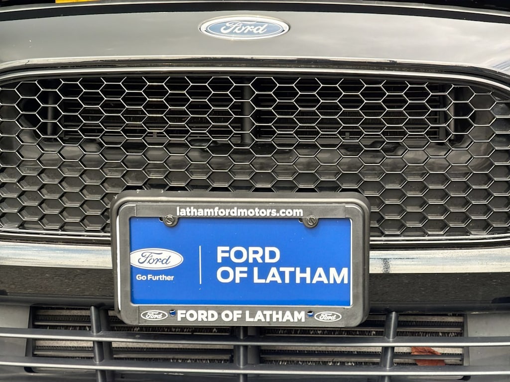 Thumbnail: 2018 Ford Focus - 18