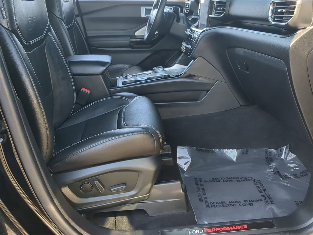 2022 Ford Explorer ST 31