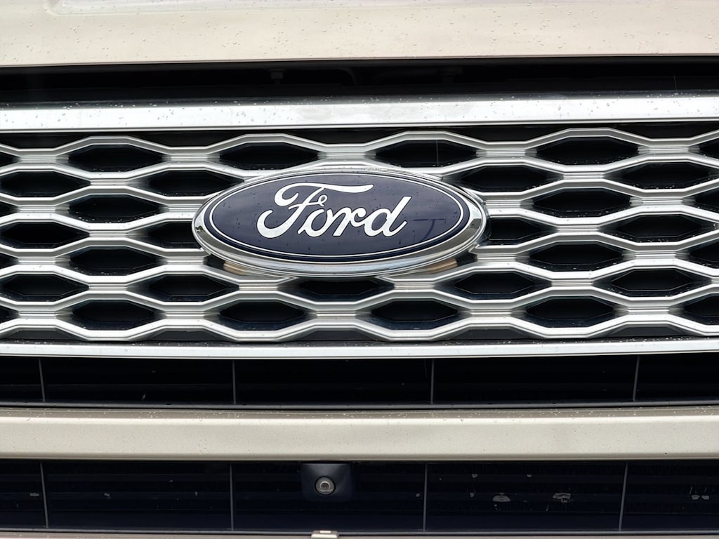 Thumbnail: 2017 Ford Explorer - 5