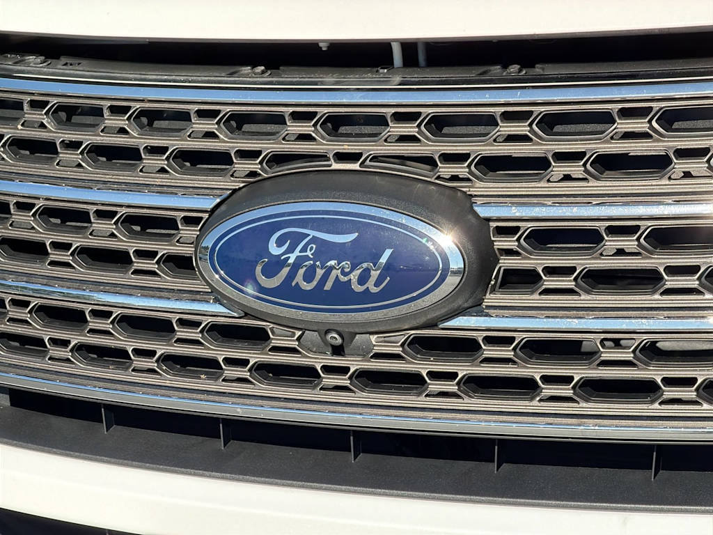 Thumbnail: 2022 Ford Explorer - 25