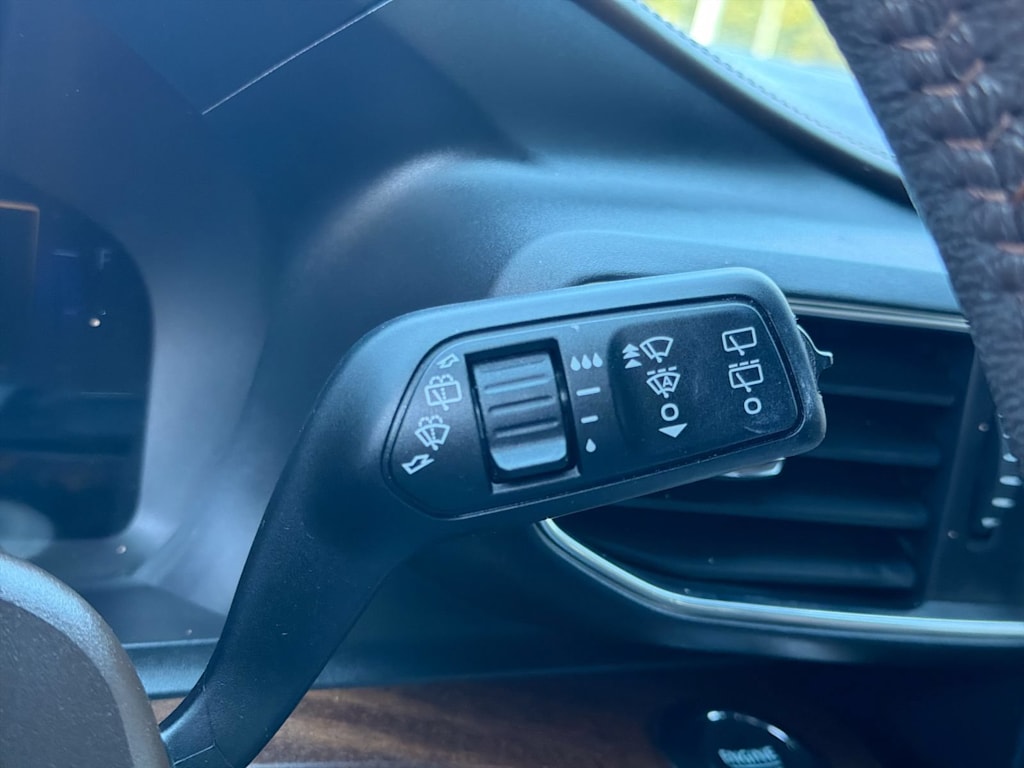 Thumbnail: 2022 Ford Explorer - 33