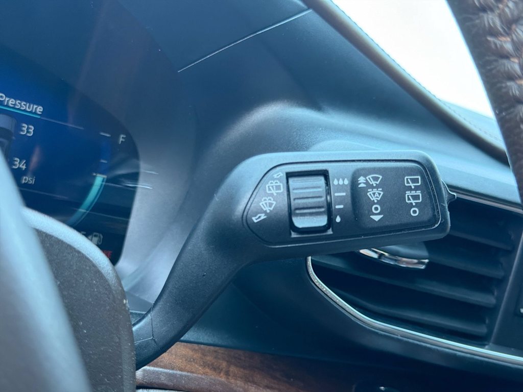 Thumbnail: 2022 Ford Explorer - 31