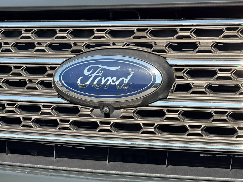 Thumbnail: 2022 Ford Explorer - 25
