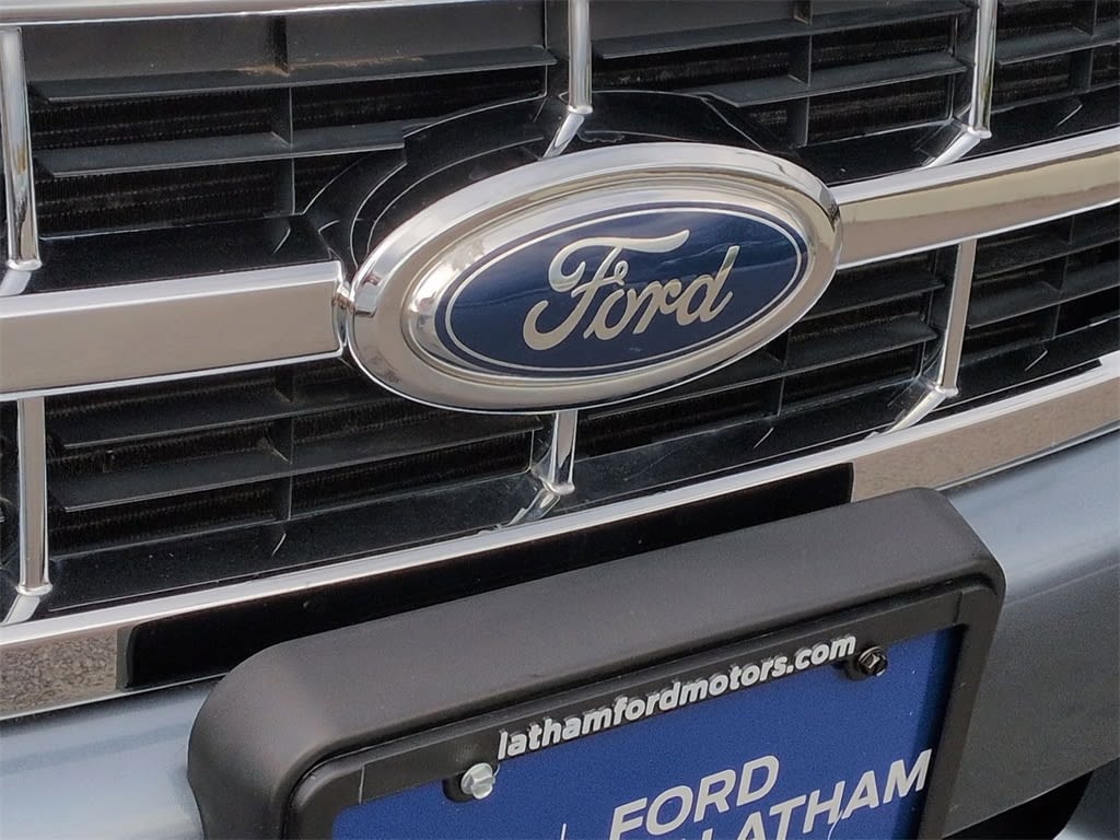 Thumbnail: 2011 Ford Escape - 26