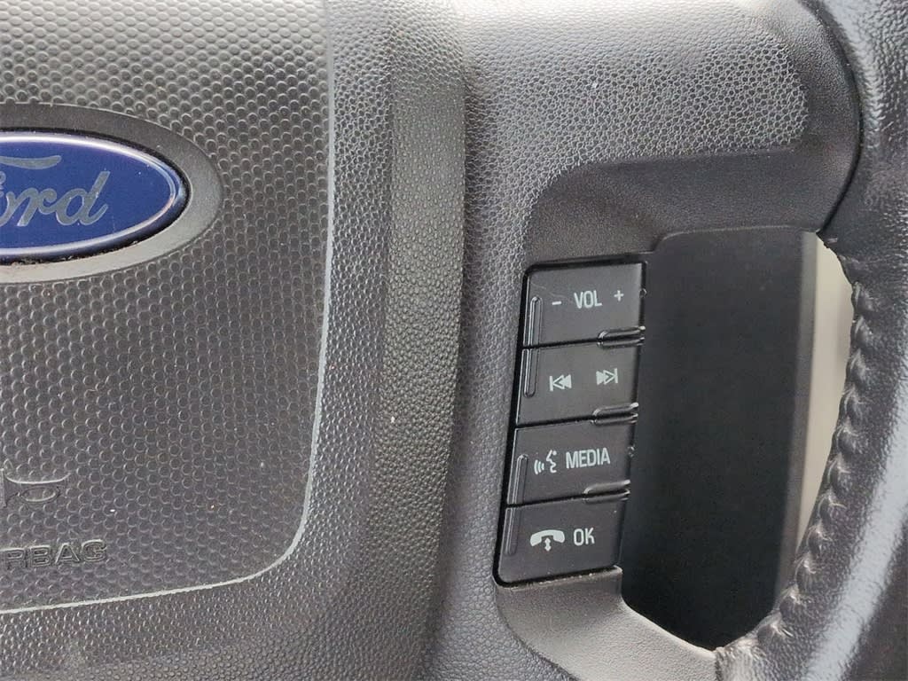 Thumbnail: 2011 Ford Escape - 32