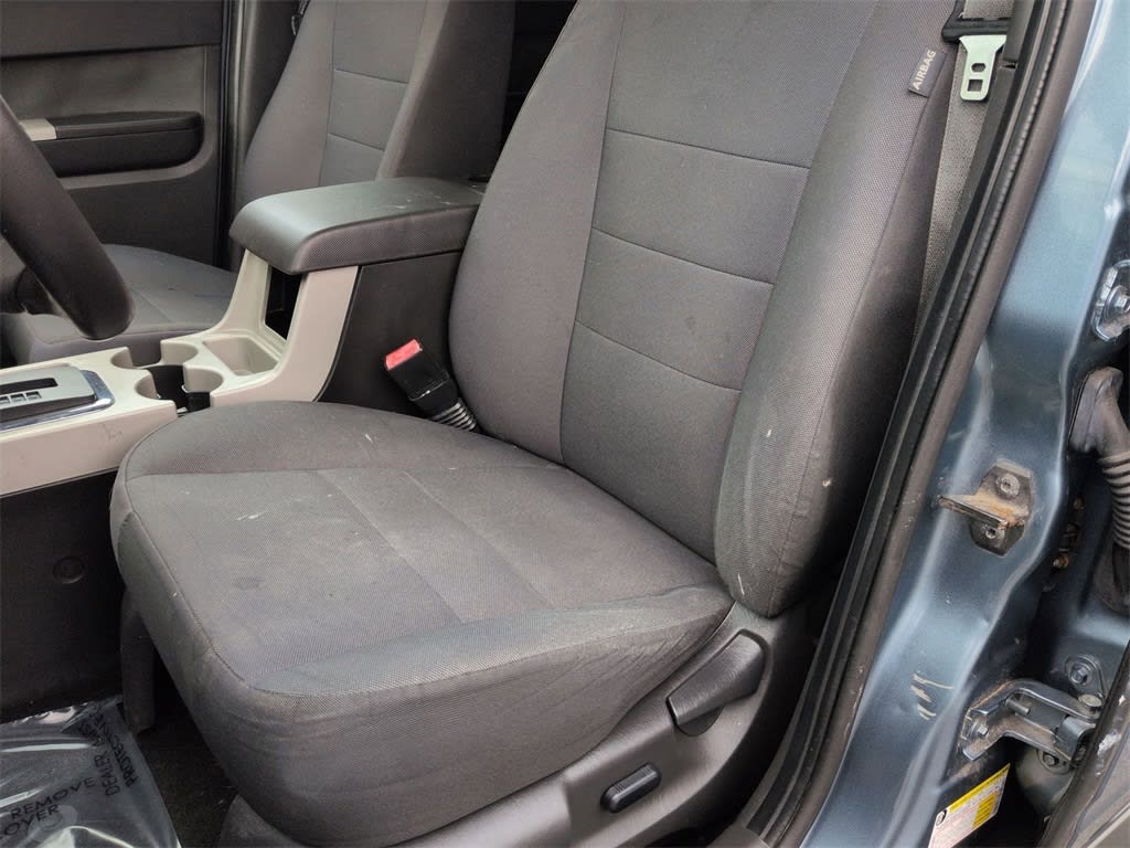 Thumbnail: 2011 Ford Escape - 11