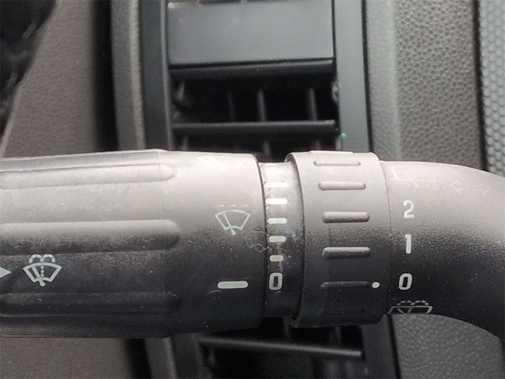 Thumbnail: 2011 Ford Escape - 33