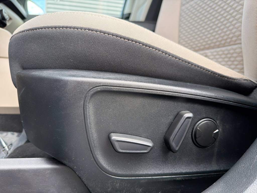 Thumbnail: 2021 Ford Escape - 25
