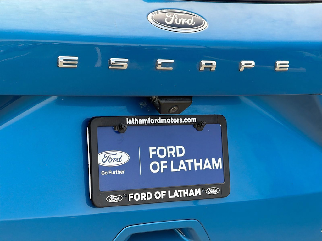 Thumbnail: 2021 Ford Escape - 15