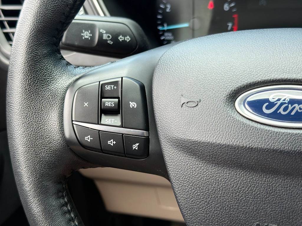 Thumbnail: 2021 Ford Escape - 28