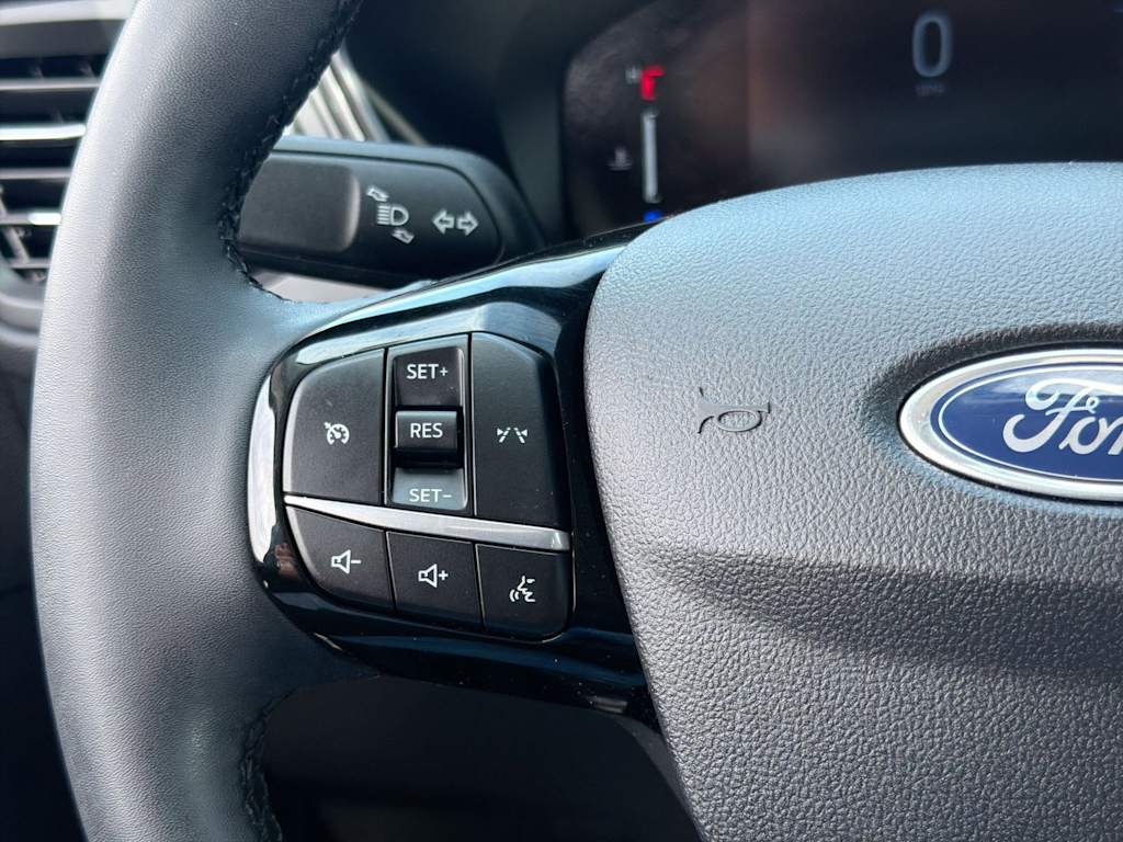 Thumbnail: 2023 Ford Escape - 28