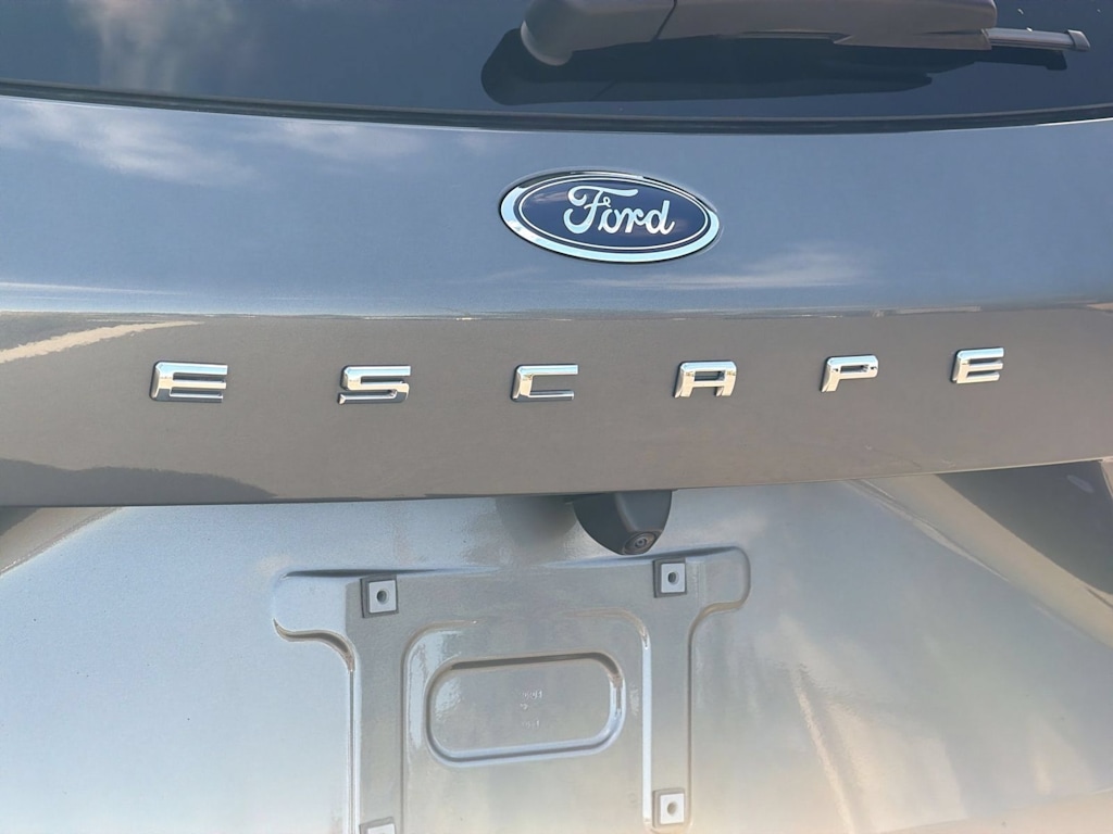 Thumbnail: 2023 Ford Escape - 6