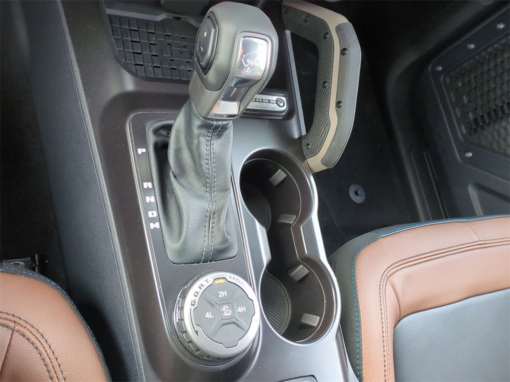 2024 Ford Bronco Outer Banks 37