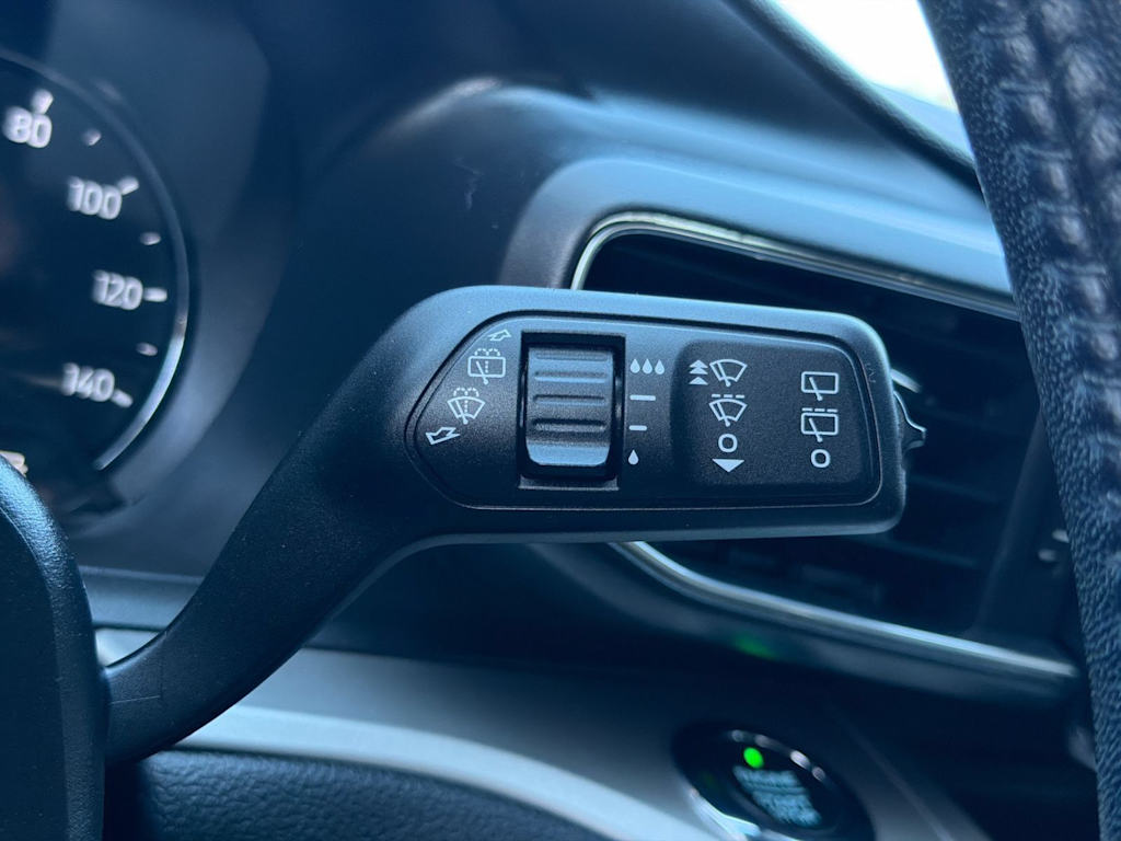 Thumbnail: 2021 Ford Explorer - 31